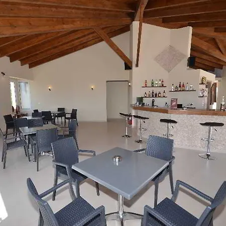 מלון דירות Paradiso Sea View And Pool Corfu