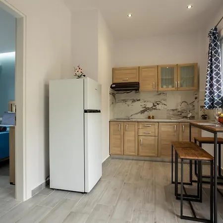 מלון דירות Paradiso Sea View And Pool Corfu 2*